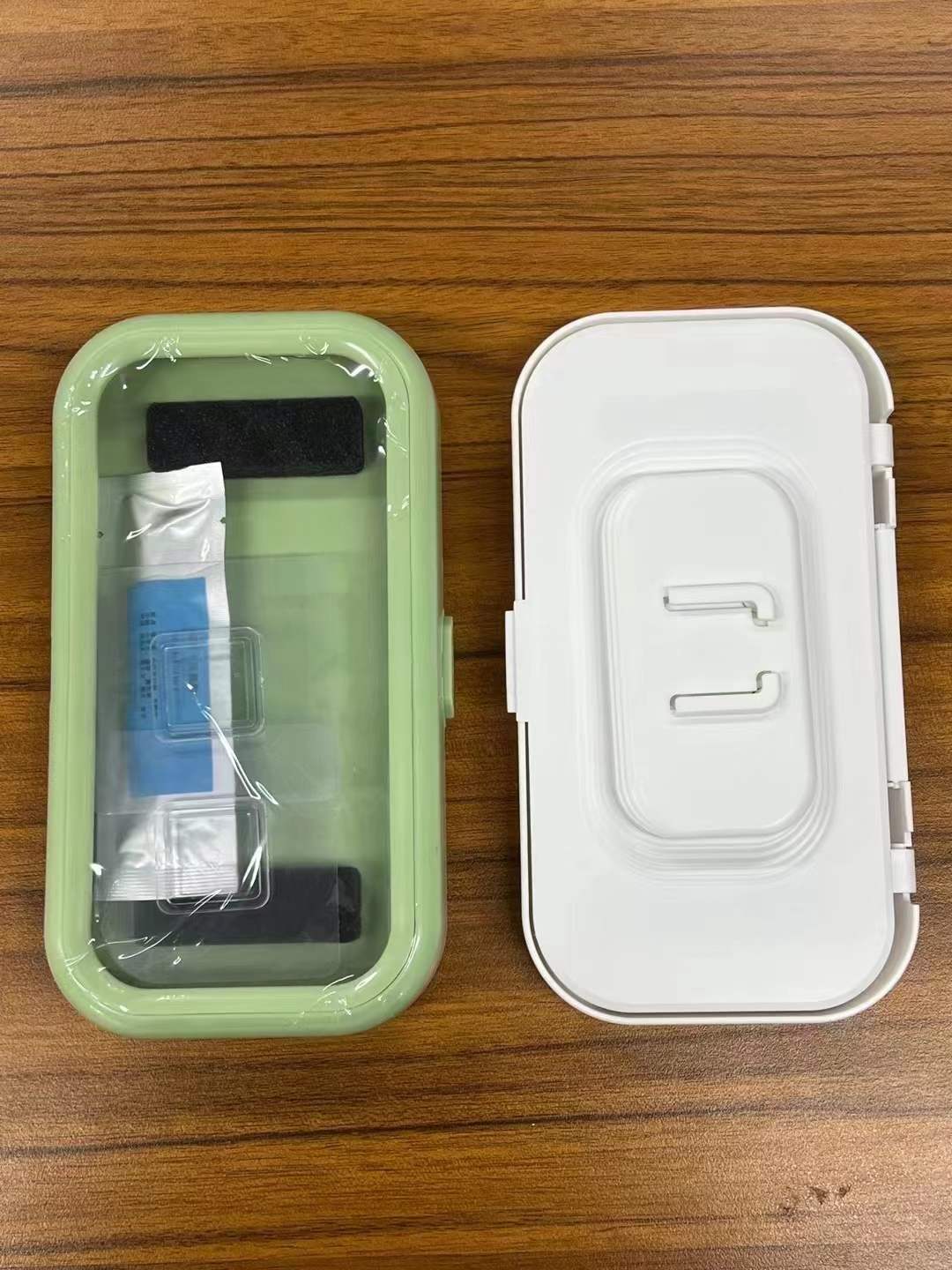 Waterproof and fog-proof bathroom phone case, no-drill wall-mounted phone holder, perfect for watching videos, rotatable waterproof kitchen box